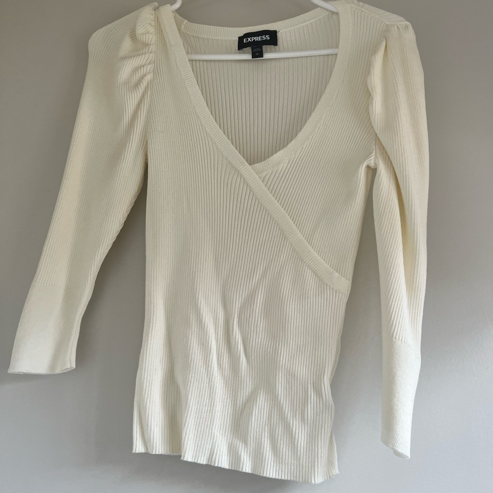 Express Cream Top Size Small